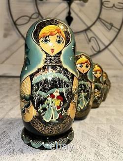 1995 Russian Matryoshka Nesting Dolls Hand Painted Set of 7 Christmas Folklore