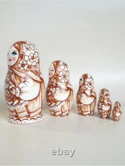 5pcs Brown Dolls Set Wooden Russian Nesting Babushka Matryoshka Hand Painted