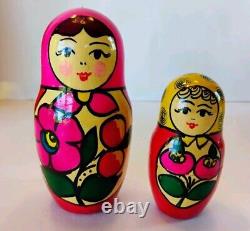 9 Russian Nesting Dolls 10.5 Tall Beautiful Excellent condition