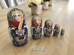 Beautiful Hand Painted Russian Nesting Matryoshka Doll Set Of 5/ Mate