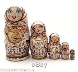 Beautiful Russian Nesting DOLL 5 piece set Hand Carved Hand Painted
