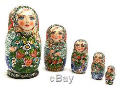 Beautiful Russian Nesting DOLL 5 piece set Hand Carved Hand Painted