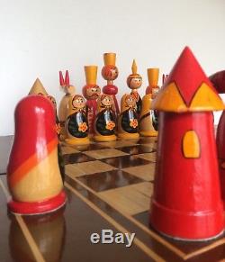 Chess Set USSR RUSSIAN Hand Painted Wood MATRYOSHKA BABUSHKA Doll Comple + Case