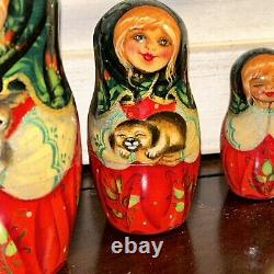 Christmas Puppies Russian Hand Painted Matryoshka 5 Pce Nesting Doll Signed