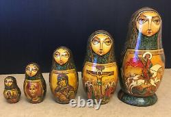 Fantastic Looking Vintage Russian Matryoshka Nesting Dolls Set