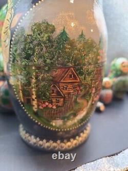 Gorgeous 10 Piece Nesting Dolls, Russian Landmarks all Hand Painted