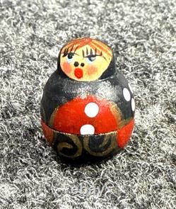 MATRYOSHKA Nesting Dolls Wood Black w Red & Gold Flowers 12 Pieces