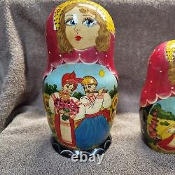 Matrioshka Russian Vintage Authentic Hand painted 5 wooden nesting Dolls