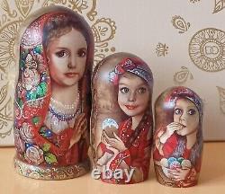 Matryoshka Gift Light Holiday Wooden Nesting Doll 5 pcs Hand-painted 1