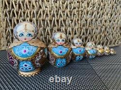 RUSSIAN MATRYOSHKA NESTING DOLLS MADE IN RUSSIA 8 pieces