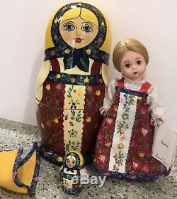 Rare Madame Alexander Russian Nesting Doll 8 Doll And Mini Nesting Doll