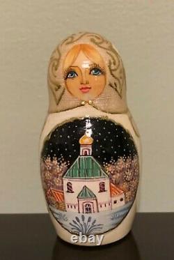 Russian Christmas Nesting Doll 5 pieces. 8 Original, Sign by Artist