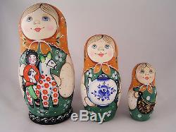 Russian Matryoshka Babushka Wooden Nesting Stacking Doll Girls Toys 5 pcs
