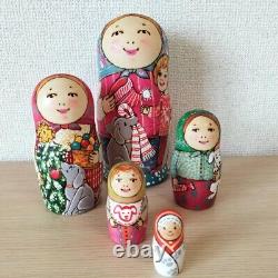 Russian Matryoshka Hand-Painted Nesting Dolls 5 pieces (by Dubnich)