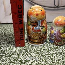 Russian Matryoshka Nesting Dolls Russian Winter 5 Piece Signed