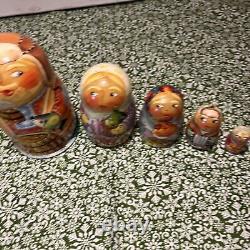 Russian Matryoshka Nesting Dolls Russian Winter 5 Piece Signed