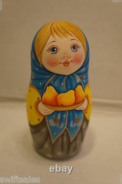 Russian Matryoshka Wooden Nesting Dolls 5 Pieces Unique Coloring Set #2