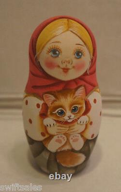 Russian Matryoshka Wooden Nesting Dolls 5 Pieces Unique Coloring Set #7