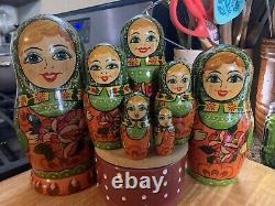 Russian Nesting Dolls Beautiful Country Lady Wooden Matryoshka 7 Pieces. 1990s