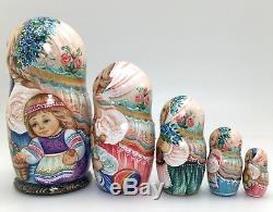 Russian Nesting Dolls Mom Children animals 5 piece set Hand Carved Hand Painted