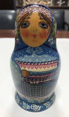 Russian Wooden Nesting Doll (Amazing Detail) New