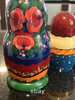 Set of 7 Russian Family Nesting Dolls Matryoshka Stacking Signed