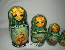 Thumbelina 5 Piece Matryoshka Russian Nesting Doll Signed
