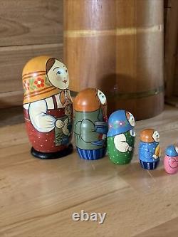 Traditional Matryoshka Happy Family Nesting Dolls Russian Hand Painted 5 Signed