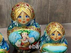 Traditional Russian matryoshka, nesting doll 7 Pieces