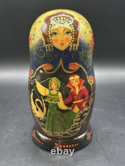 VTG Russian Matryoshka Nesting Dolls 8 Hand Painted 7 Pieces Signed by Artist
