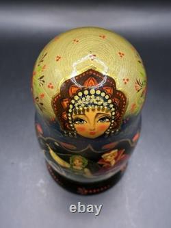 VTG Russian Matryoshka Nesting Dolls 8 Hand Painted 7 Pieces Signed by Artist