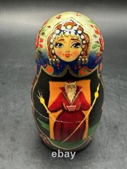 VTG Russian Matryoshka Nesting Dolls 8 Hand Painted 7 Pieces Signed by Artist