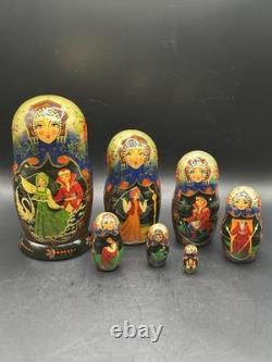 VTG Russian Matryoshka Nesting Dolls 8 Hand Painted 7 Pieces Signed by Artist