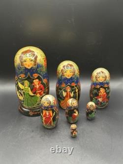 VTG Russian Matryoshka Nesting Dolls 8 Hand Painted 7 Pieces Signed by Artist