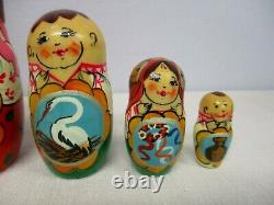 Vintage Matryoshka Russian Nesting Dolls Intricately Painted 7 Dolls