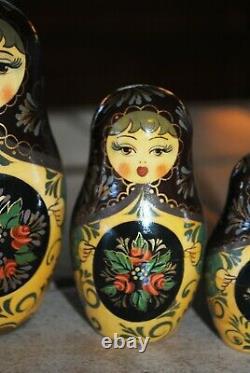 Vintage Nesting Dolls Russian Matryoshka Hand Painted 10 dolls 9 Tall Very nice