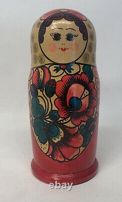 Vintage Russian Nesting Matryoshka Hand Painted Wooden Dolls 7 Piece Set