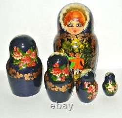 Vintage Russian Sergiev Posad Matryoshka Nesting Dolls Hand Painted Signed 1998