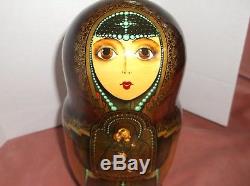 Vintage Russian lacquered 10 pc wooden nesting dolls, signed, hand-painted, 10