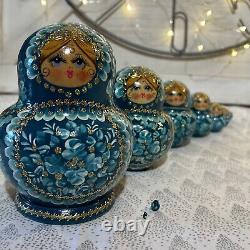 Vtg Russian Matryoshka 5 Nesting Dolls 10 Piece Signed Peacock Blue and Gold