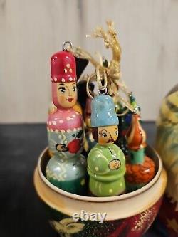 Vtg. Russian Ornament Set 8 Nest Matryoshka Doll Christmas New. S3